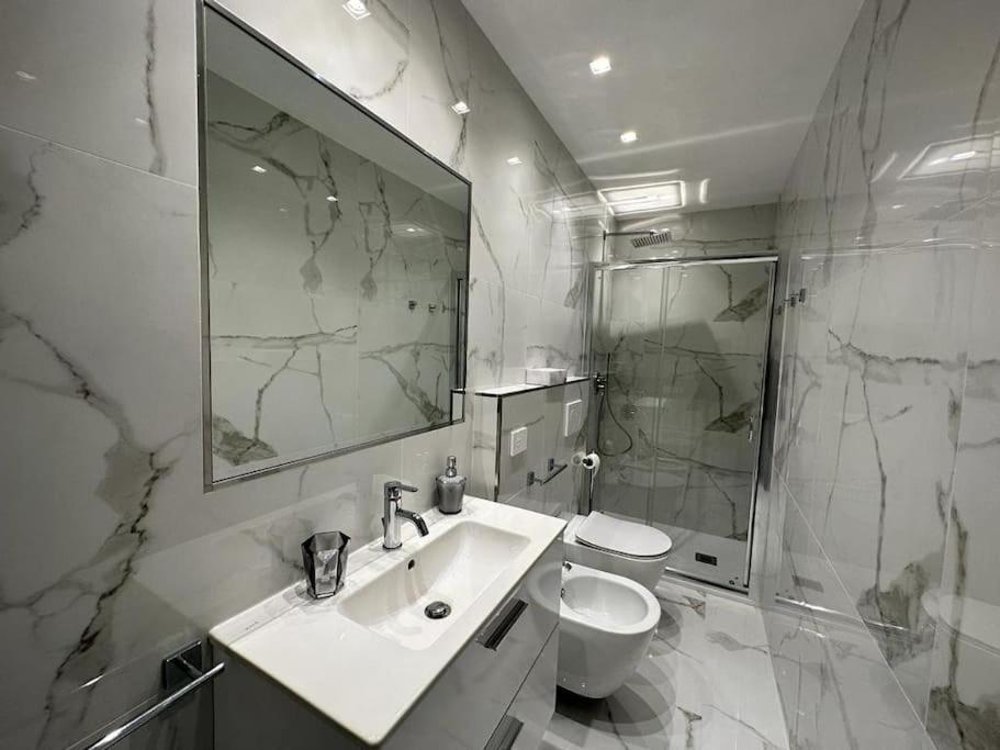 Suite Aurora Luxury In The Center Of Sanremo Exteriör bild